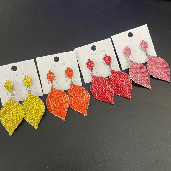 Red Pave Rhinestone Shimmer Chandelier Crystal Earrings - Picture 4 of 4